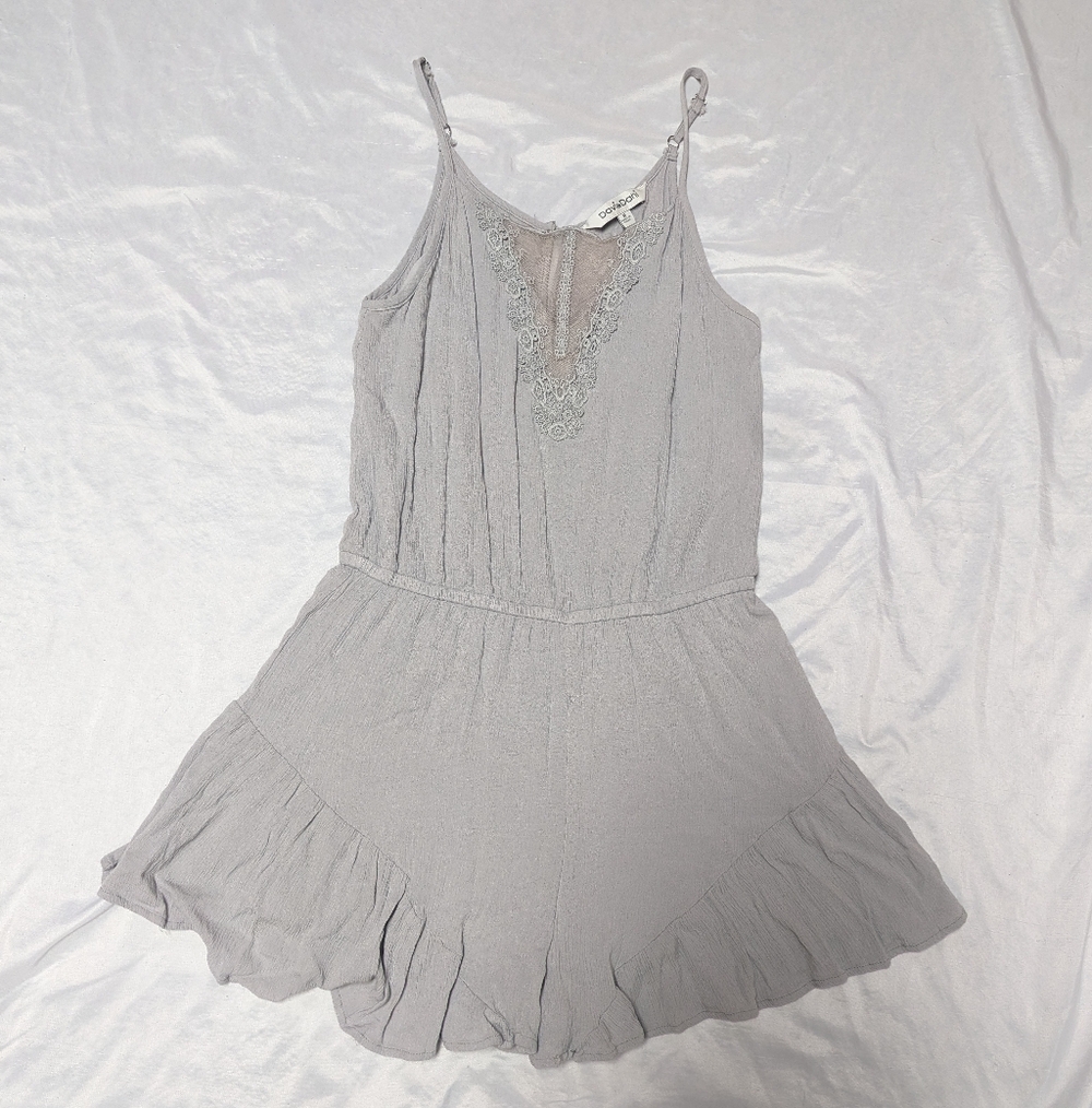 Davi & Dani Grey Crinkle V-Neck Lace And Mesh Summer Festival Romper